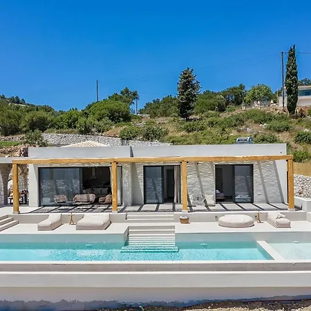 Suolo Di Gioia With Magnificent Sea View And Infinity Pool 18*4m Коритион