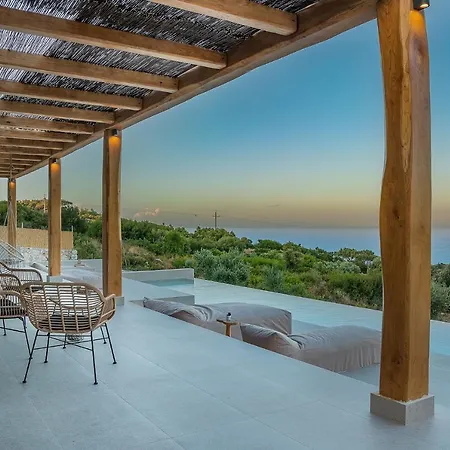 Вилла Suolo Di Gioia With Magnificent Sea View And Infinity Pool 18*4m Коритион