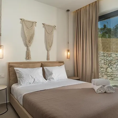 Suolo Di Gioia With Magnificent Sea View And Infinity Pool 18*4m Вилла Коритион